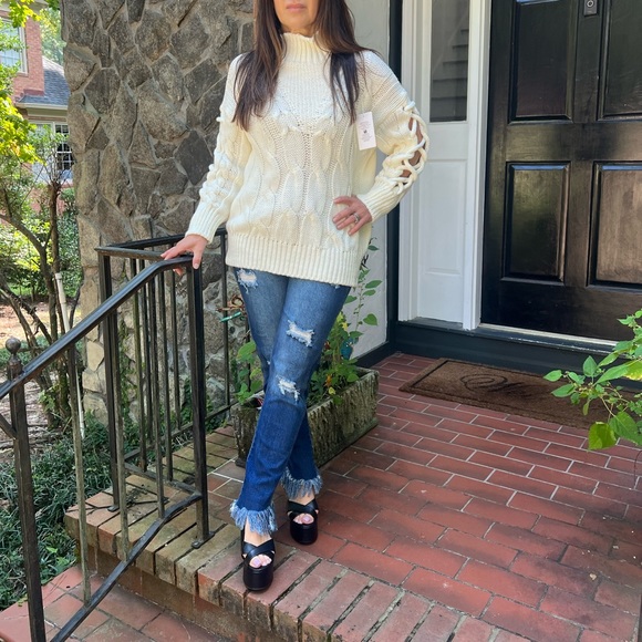 45 Made in Italy Braided Sleeve Chunky Knitted Sweater - Picture 3 of 5